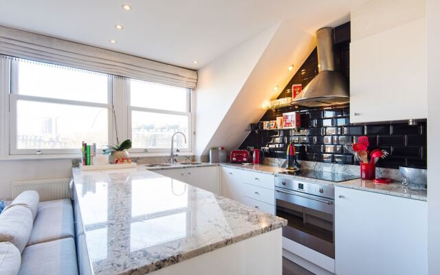 Balcony Apartment In Little Venice