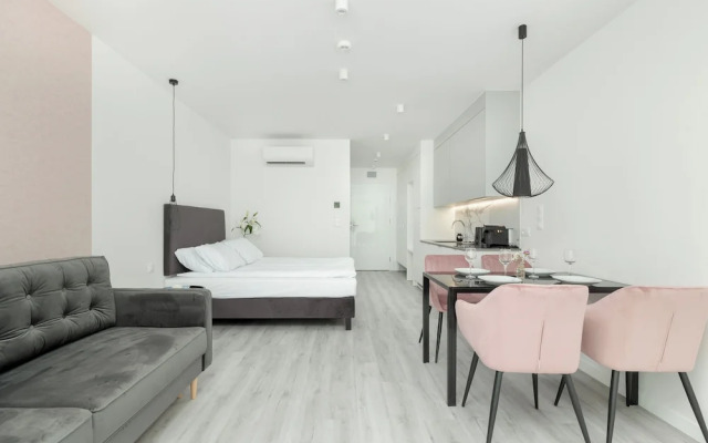 Studio With Swimming Pool by Renters