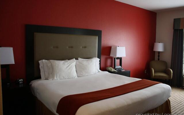 Holiday Inn Express Hotel & Suites Livingston by IHG