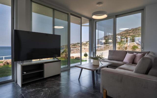 Achlia Beach Villa