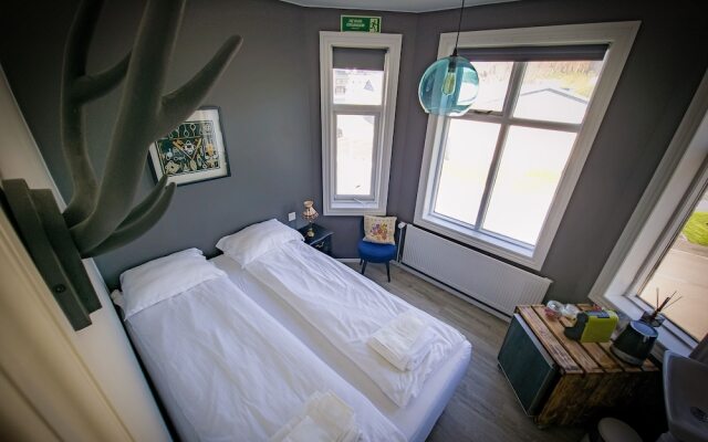 Guesthouse Hóll
