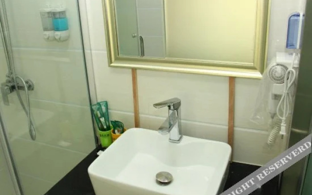Yi'erke City Chain Hotel Wuhan Nanhu Garden
