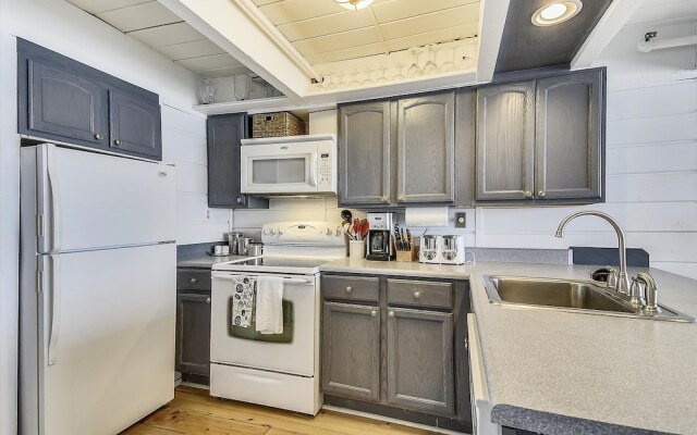 Atlantic Watergate 16 by Long & Foster