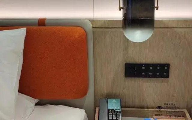 Yining  Riverside   Cloud  Hotel