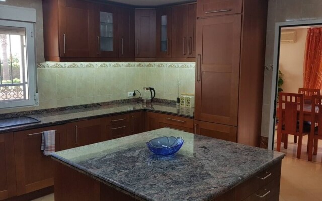 Large Luxurious Villa Urb La Escuera Private Pool