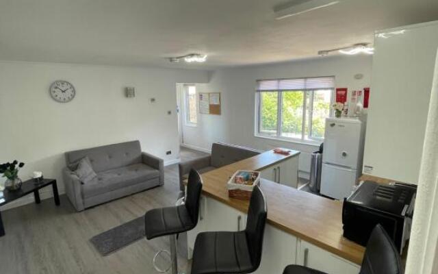 Monochrome 16 , Brentwood