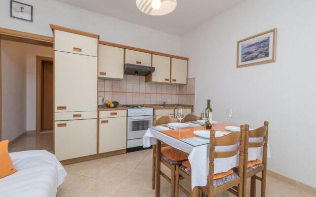 Apartments Vin - 40 m from sea