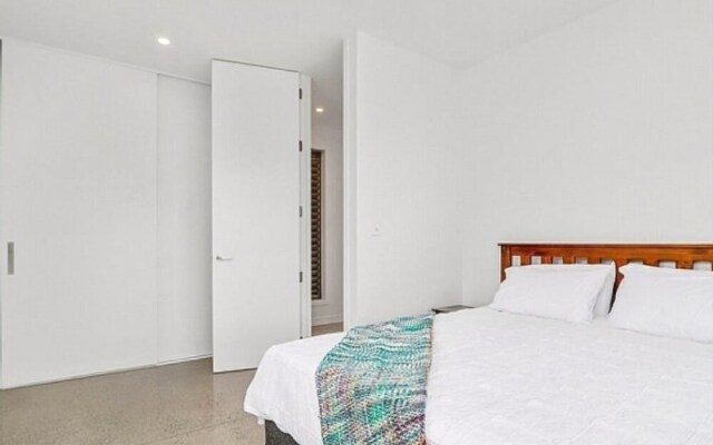 Mana Sarovar - Designer Lake Tarawera Holiday Home