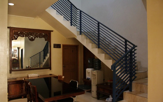 OYO 188 Nely Murni Residence