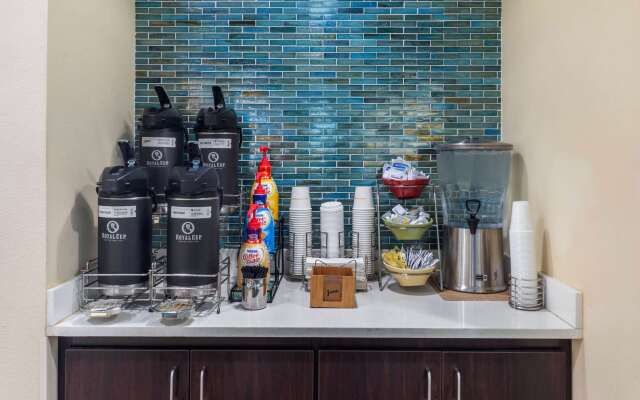 La Quinta Inn & Suites by Wyndham Artesia