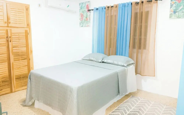 Chantal House Sleeps 8 With Garden