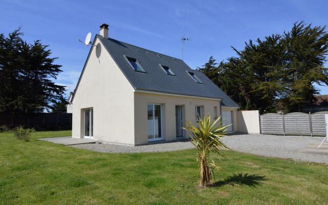 Modern Holiday Home In Denneville with Garden