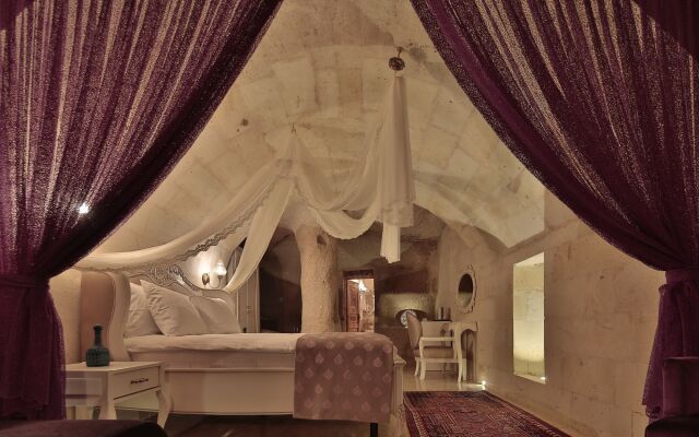 Elit Cave Suites