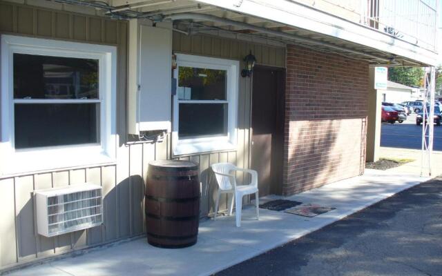 Villager Motel & Glen Manor Estate