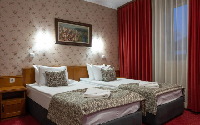 Real Hotel