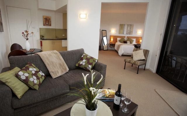 Hilltop Apartments Phillip Island - Adults Only