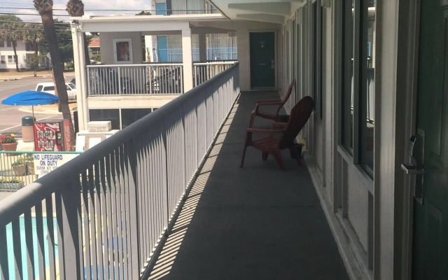 Admiral Motor Inn