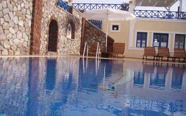 Hotel Thira