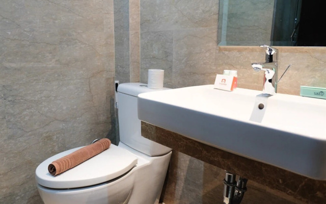 Best Price Studio Menteng Park Apartment