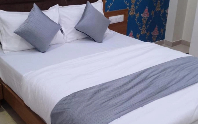 Hotel S G, Vadodara