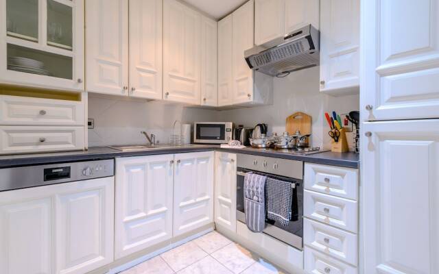 Somerset Court Apartments