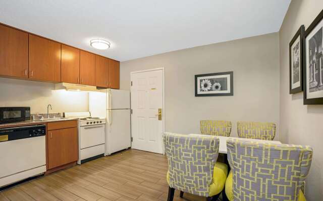 La Quinta Inn & Suites by Wyndham The Woodlands/Spring