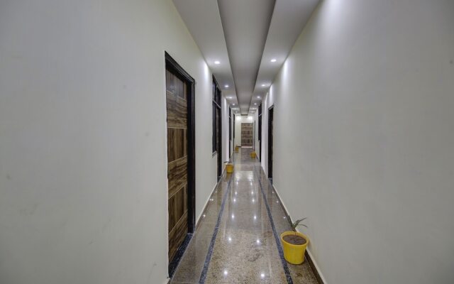 Hotel Premier Noida 135