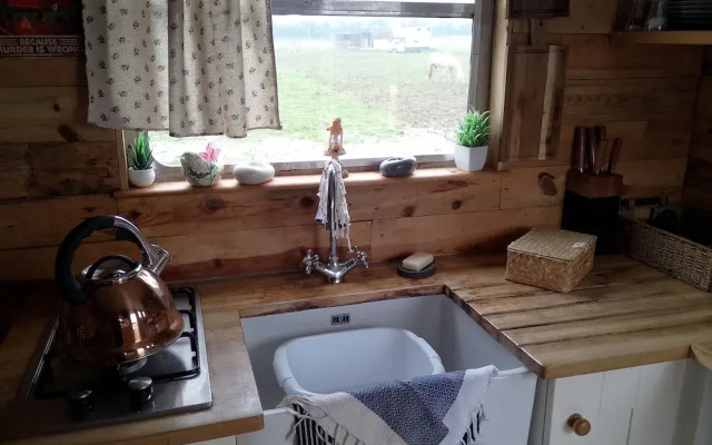 Beautiful Idilic Stay at The Box
