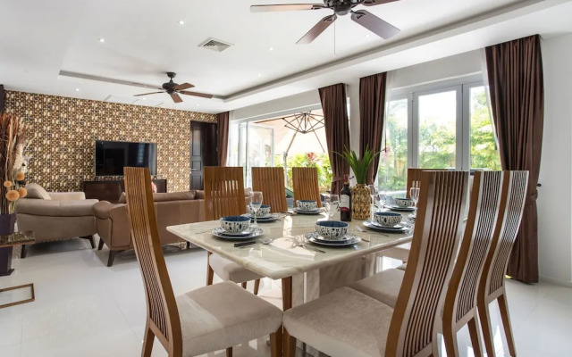 Seaview Pool Villa Dragon D in Tropics