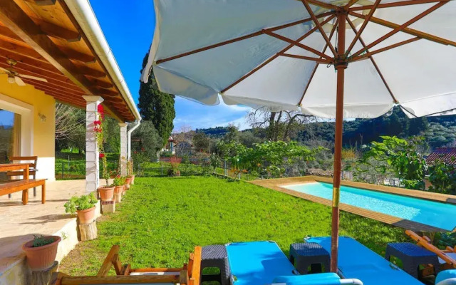 Green Family Villa in Agios Ioannis