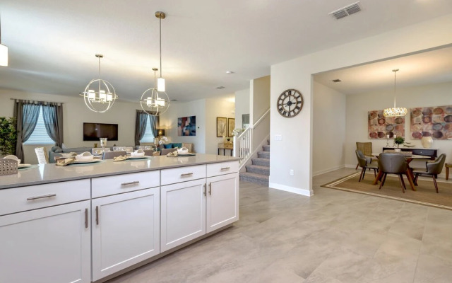 Stinger Drive Villa 8908 Chmapions Gate