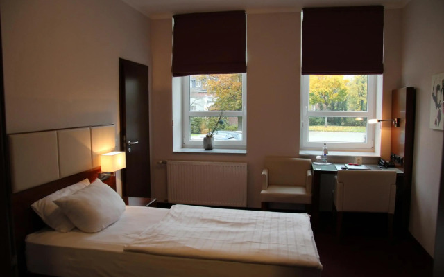 Hotel Adena