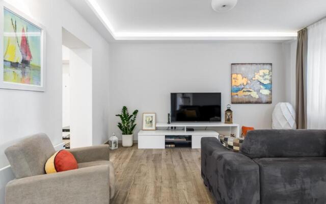 Top Location Apartment "Park"