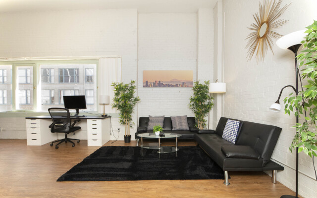 Downtown Denver 2BR Apartment | Open Plan