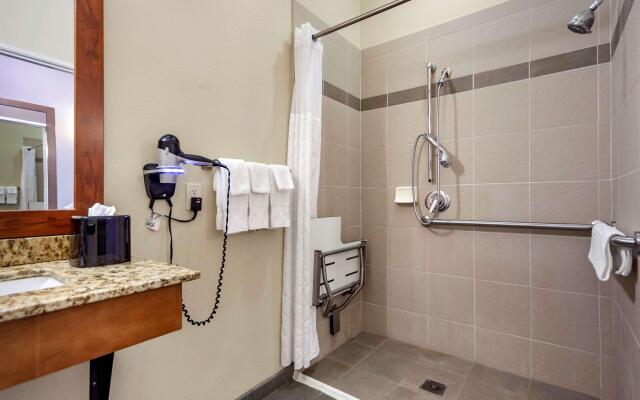 Comfort Inn & Suites Avera Southwest