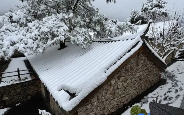 Xuema Yulong Hotel