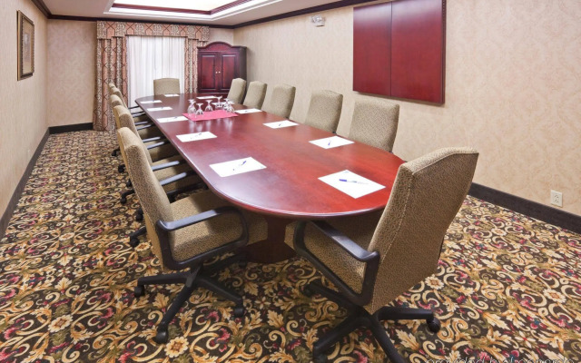 Holiday Inn Express Hotel & Suites Gainesville by IHG