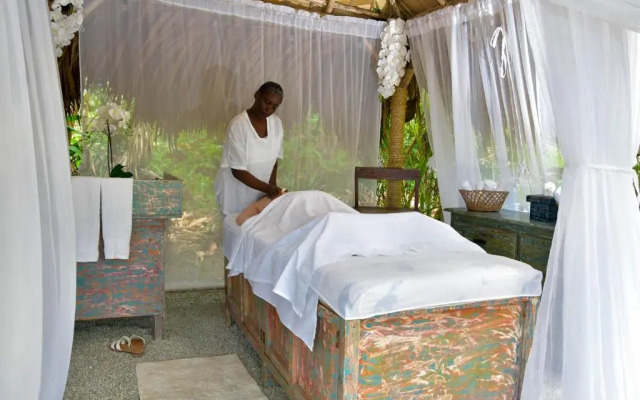 Casa Grande Beach Hotel