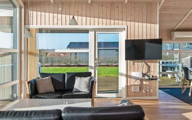 6 Person Holiday Home in Tarm