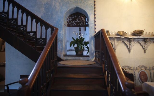 Emerson Spice Hotel