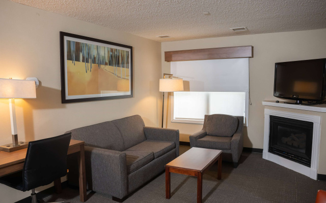 Hawthorn Suites BY Wyndham Erie