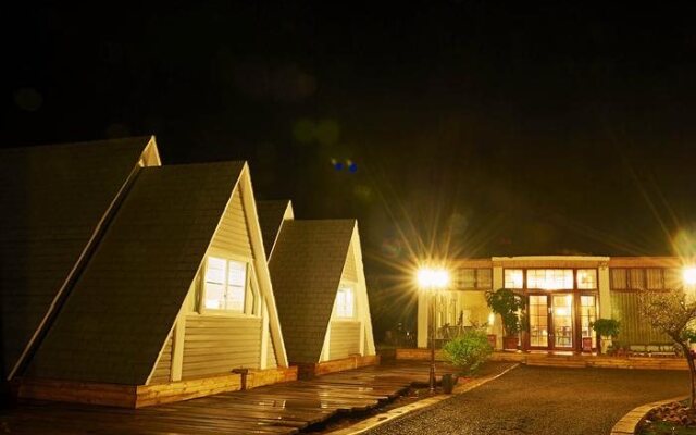 Lijiang Scenery Retreats Lake Front Villa Resort