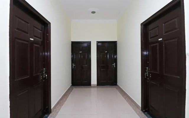 OYO 10759 Hotel Golden Nest