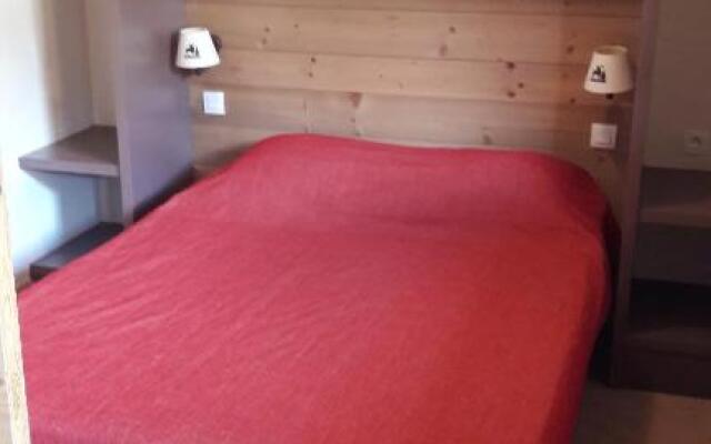 T2 RESIDENCE ANTARES 4* pieds des pistes