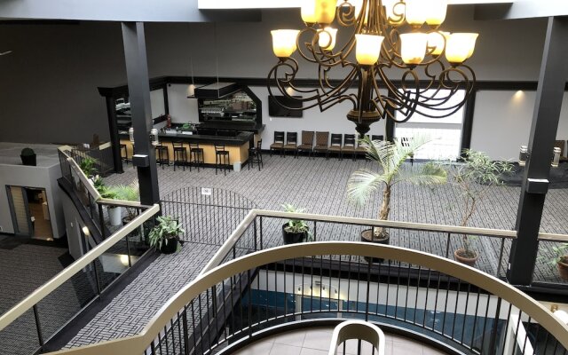 Best Western Plus Laval Montreal & Conference Centre