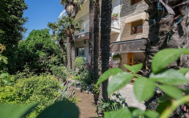 Apartments Lončar