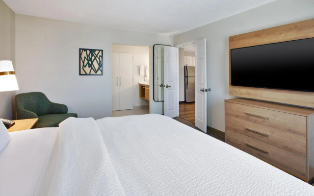 Staybridge Suites Omaha 80th And Dodge by IHG