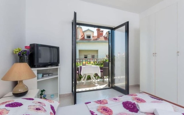 Aesthetic Apartment With Balcony and Sea View