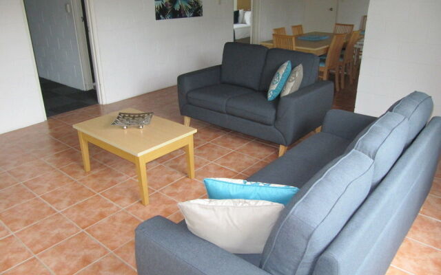 Island Palms Resort