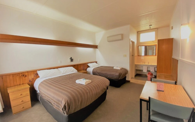 Terang Motor Inn